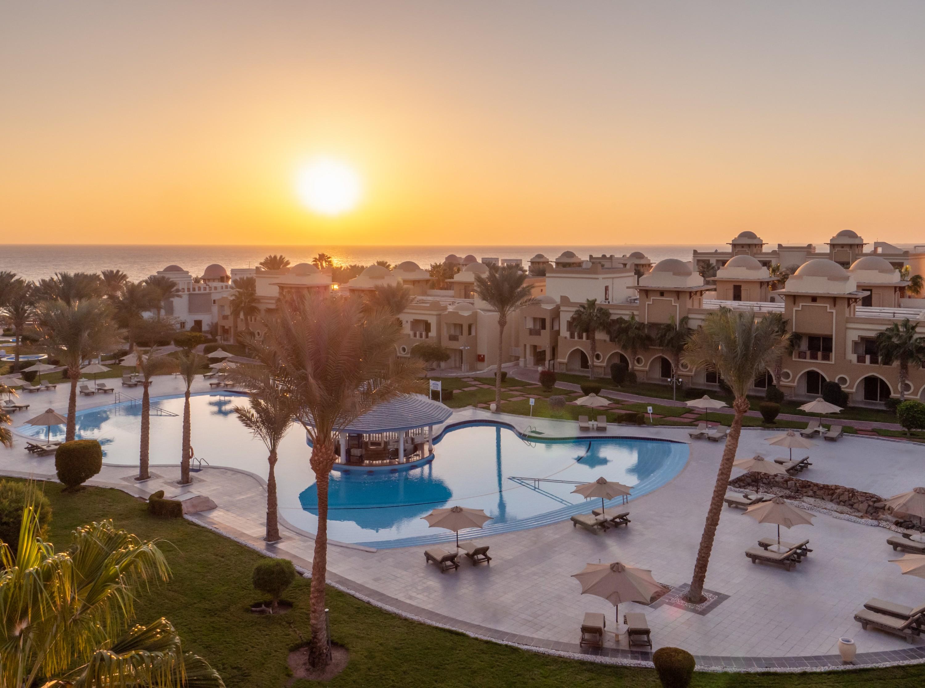 Serenity Alpha Beach - Ex Serenity Makadi Beach Zewnętrze zdjęcie Sunrise at the resort